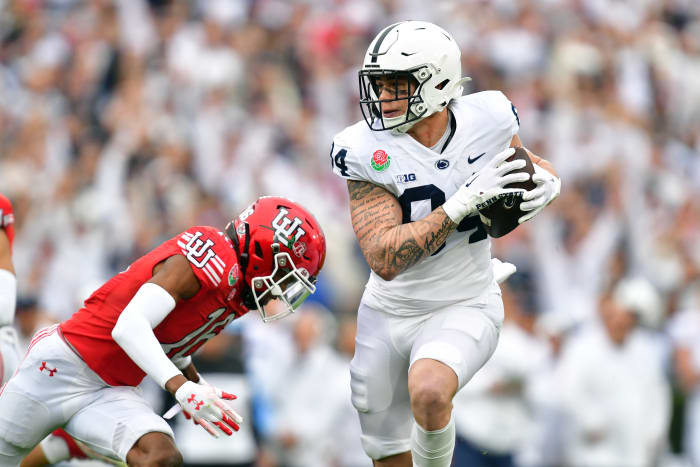 Penn State tight end Theo Johnson catches a pass against Utah in the 2023 Rose Bowl.